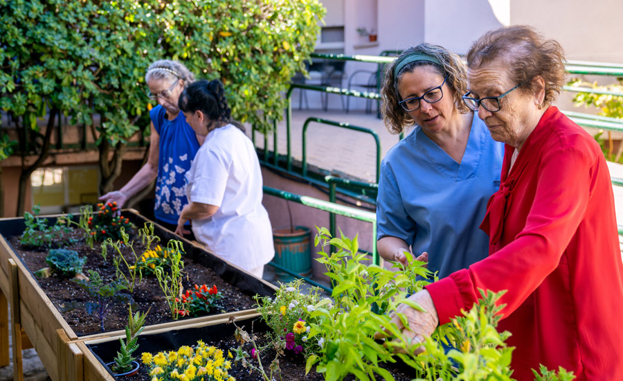 Can Residents With Dementia Still Take Part In Group Activities - Rosebank Care Home