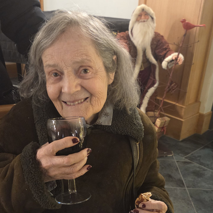 Rosebank Residents Enjoy Theatre Trip To Cokethorpe School