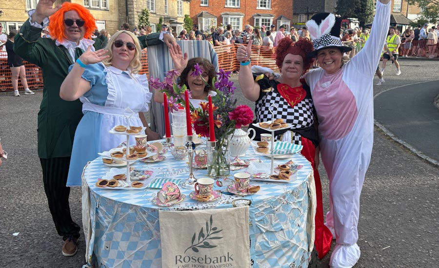 Rosebank Steals The Show At The Bampton Shirt Race